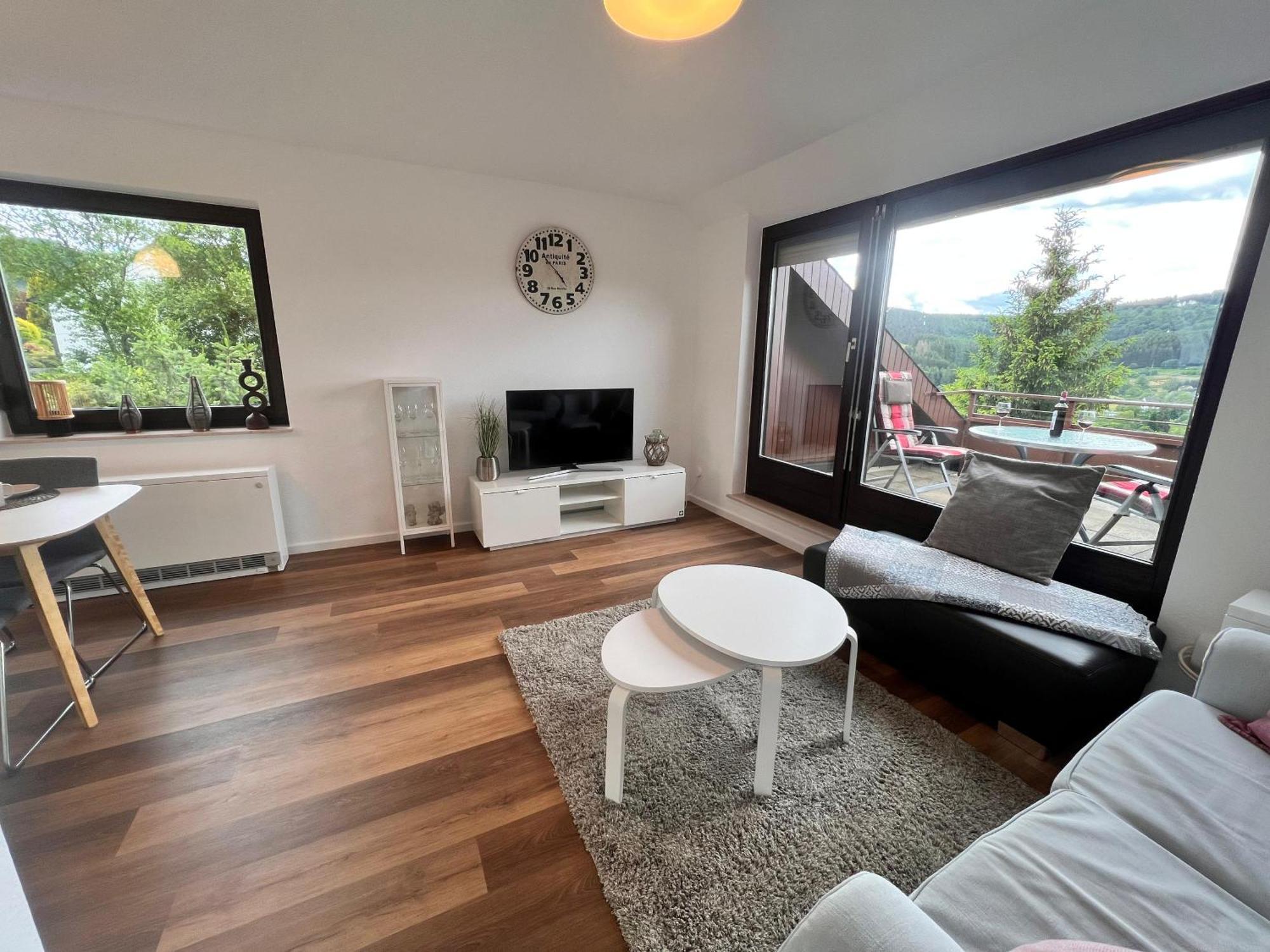 Gemuetliche 3-Zimmer-Wohnung Mit Panoramablick Und Kostenlosem Ueberdachten Parkplatz Вінтерберг Екстер'єр фото